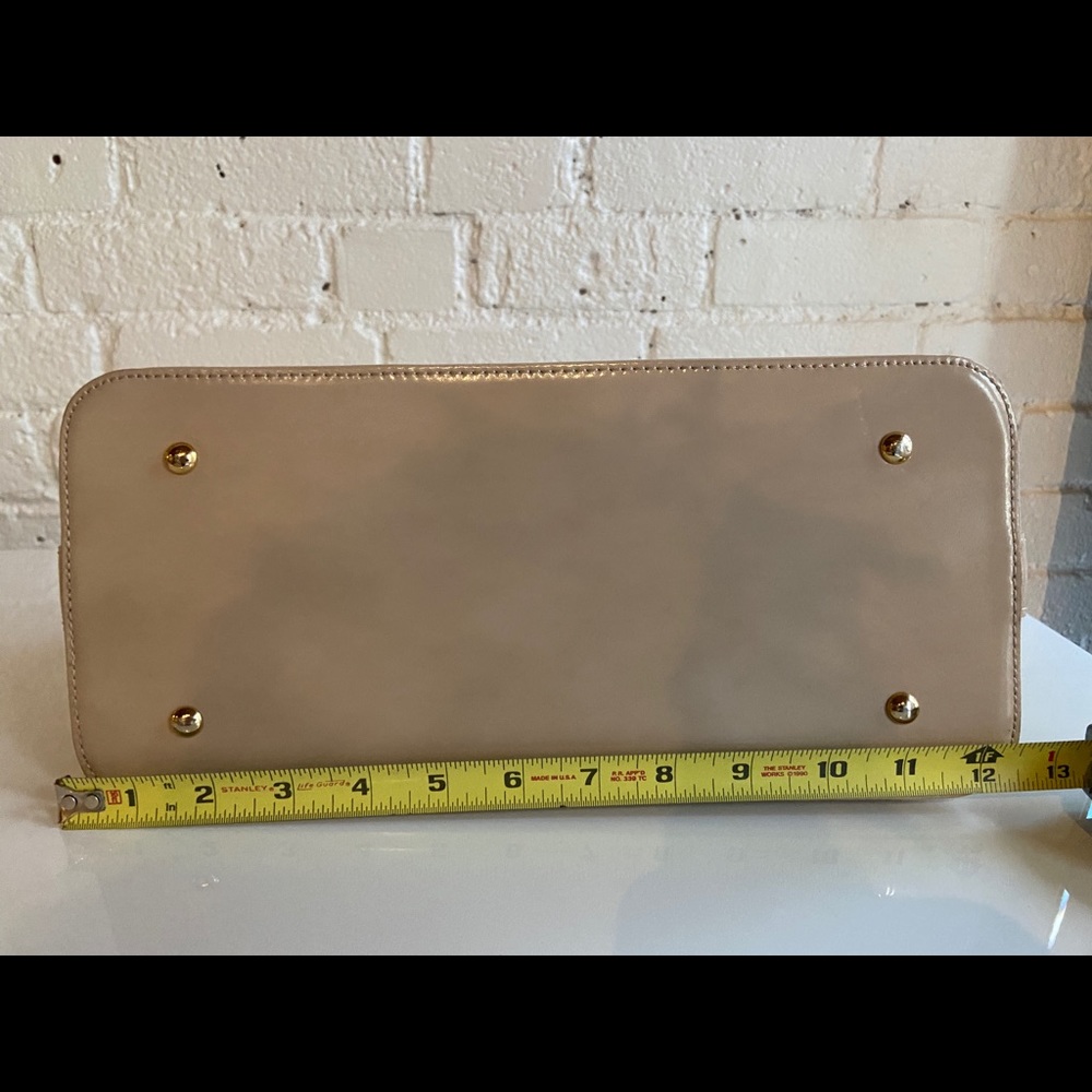 Pretty leight beigh handbag 👜 - Picture 8 of 10